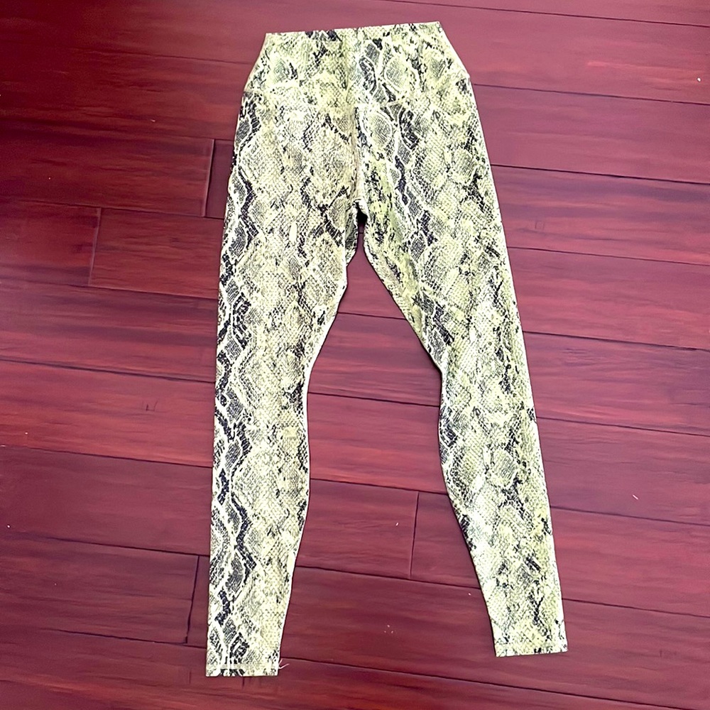 Alo yoga snakeskin leggings